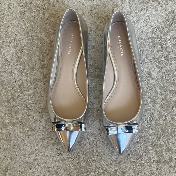 Coach Wilma Metallic Silver Pointed Toe Flats BNIB Size 7 - Picture 13 of 13